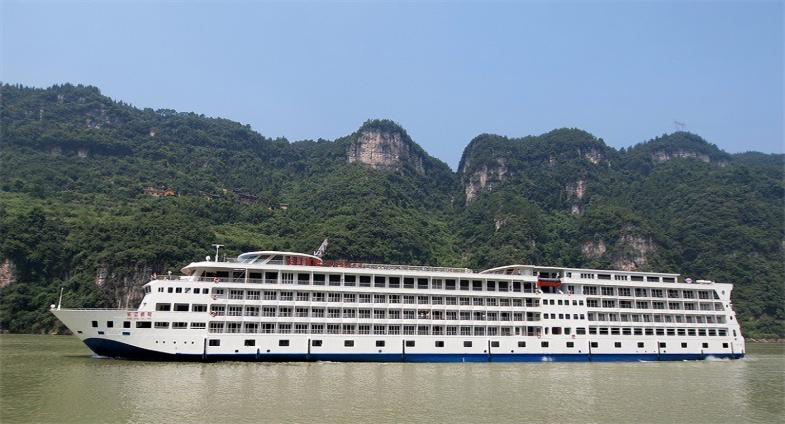 长江贰号游轮（过坝）
